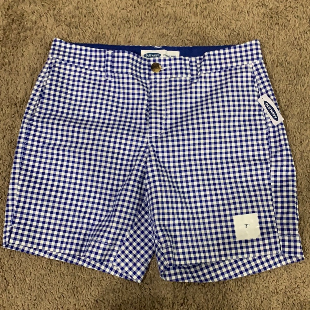Old Navy checkered shorts. Size 6